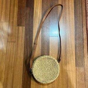 American Eagle round straw zipper purse